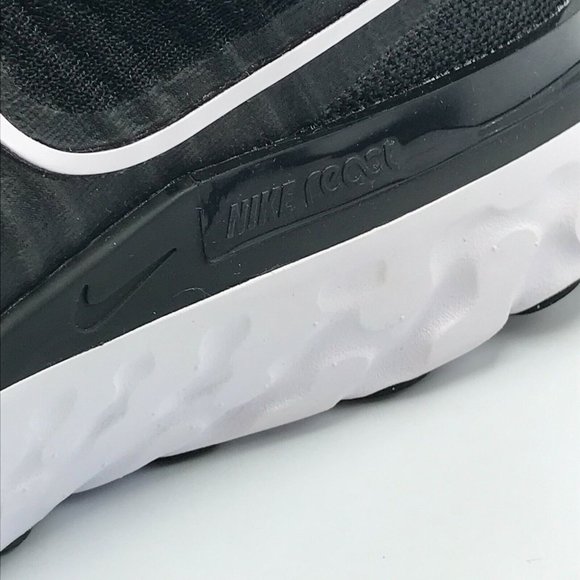 Nike React Infinity Run Flyknit 2 Shoes Black White Running Sneaker CT23… - Picture 2 of 10
